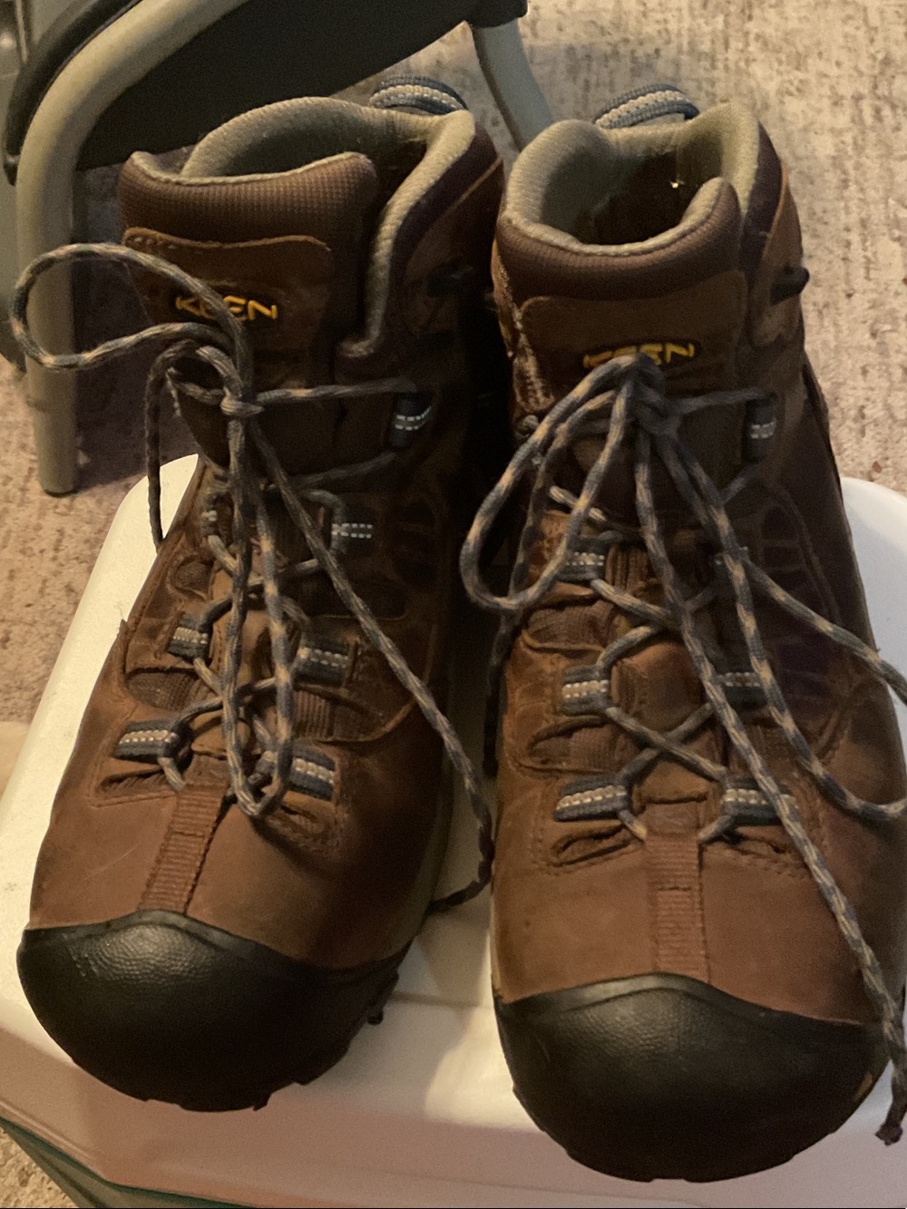 Keen Brown Leather Men's Hiking Boots with Black Toe size 10.5